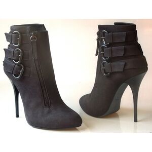 Giuseppe Zanottistylish,Elegant  Lesther suede ankle boots US size 7,  EU37